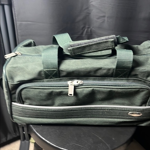 Pierre Cardin Other - Pierre Cardin vintage Green small Duffel Bag with Strap